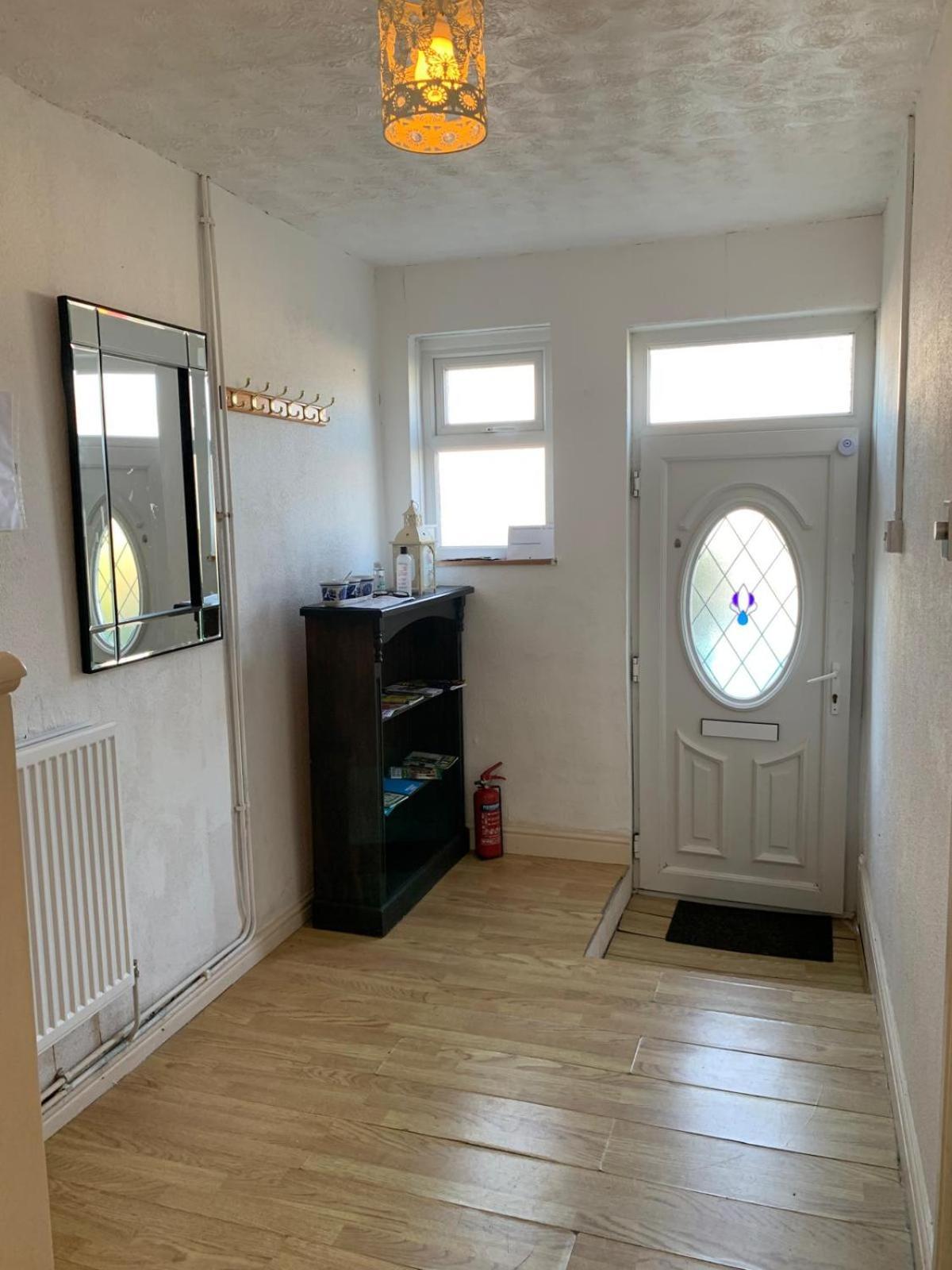Room Only Guest Accommodation, Guest House Self Catering Bangor  Dış mekan fotoğraf