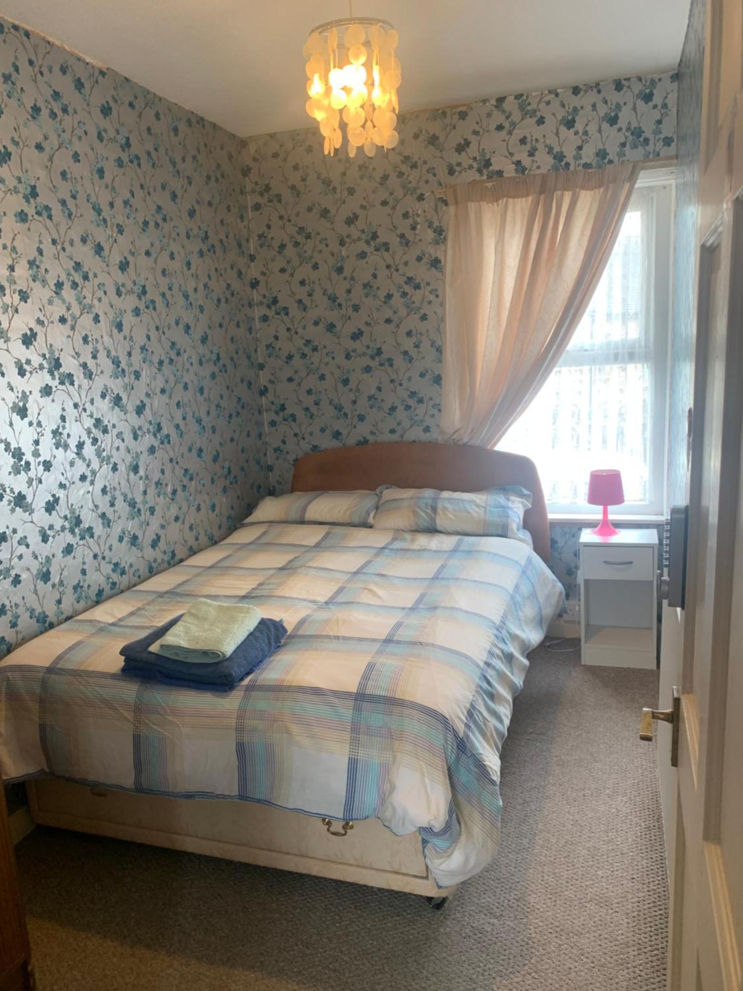 Room Only Guest Accommodation, Guest House Self Catering Bangor  Dış mekan fotoğraf