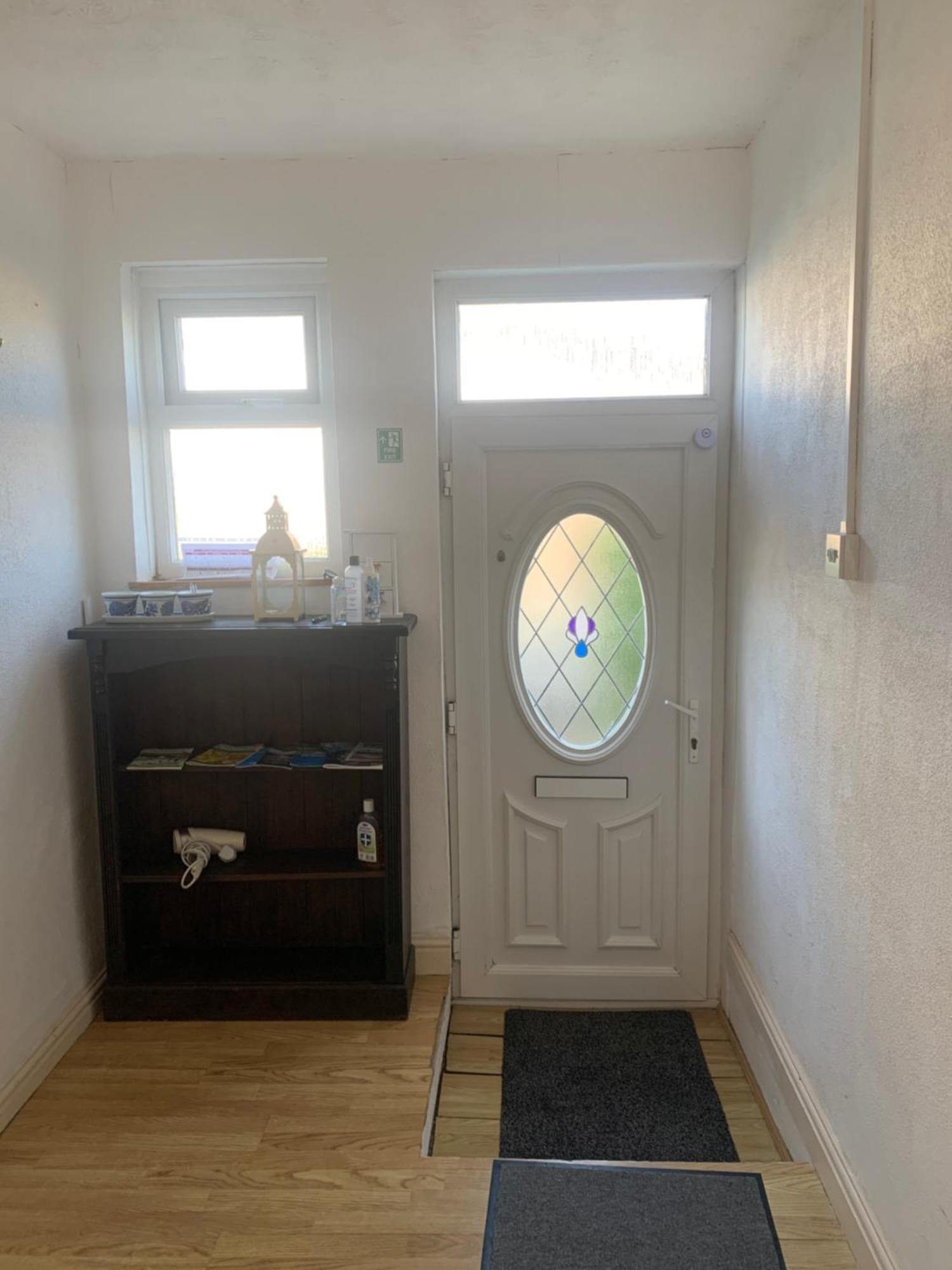 Room Only Guest Accommodation, Guest House Self Catering Bangor  Dış mekan fotoğraf