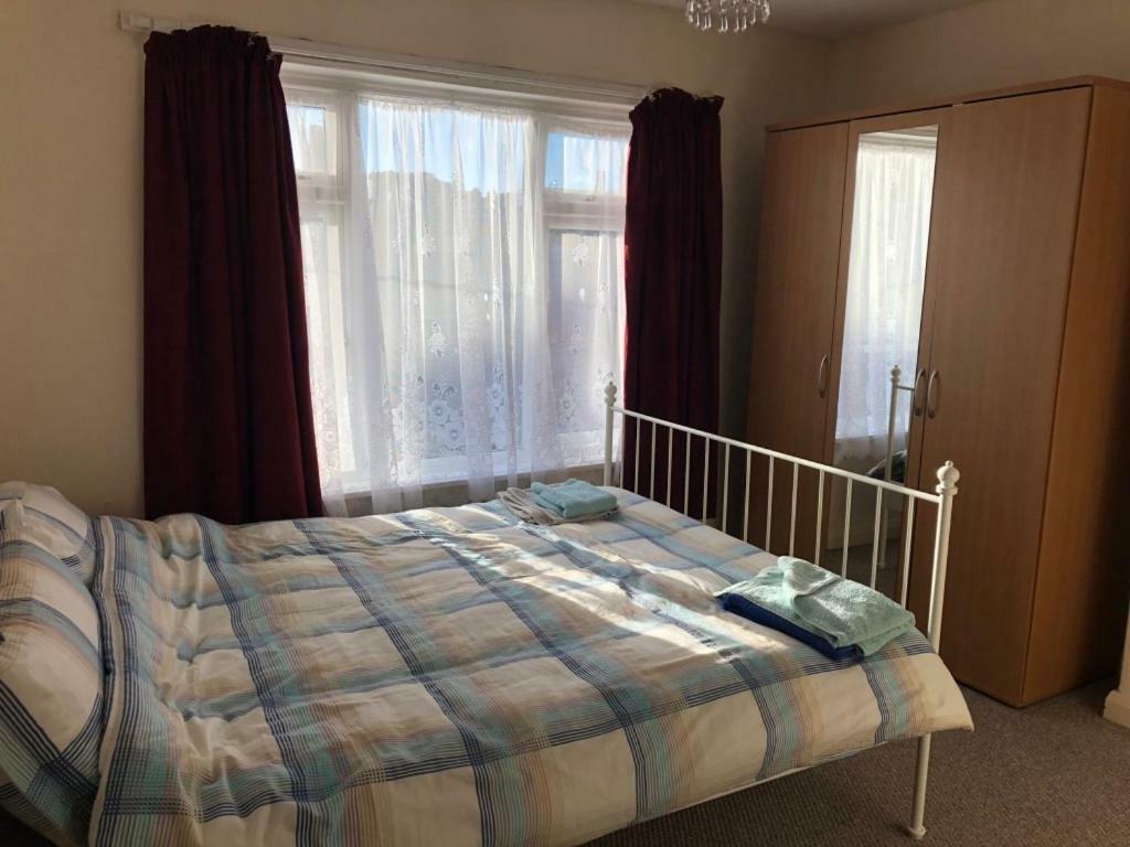 Room Only Guest Accommodation, Guest House Self Catering Bangor  Dış mekan fotoğraf
